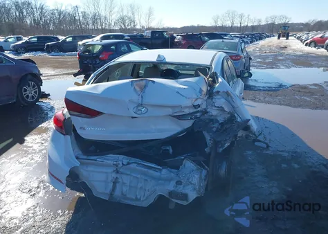 2017 Hyundai Elantra Value Edition z USA, uszkodzony, nr VIN 5NPD84LF6HH212014